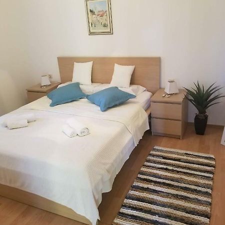 Apartment Diana - Great Location, Cosy 2 Bedroom, 2 Bathroom Apt Kukljica Exterior foto